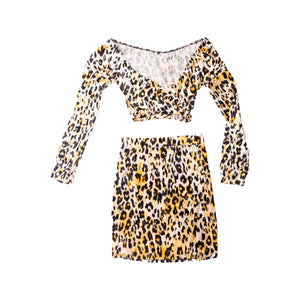 
                  
                    Load image into Gallery viewer, VELVET LEOPARD PRINT TWO PIECE
                  
                